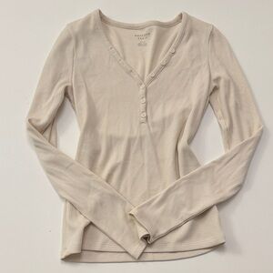 American Eagle Cream Ribbed Henley